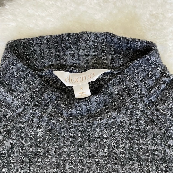 Decree Heather Gray Mock Turtleneck Cold Shoulder Knit Sweater - Picture 7 of 14